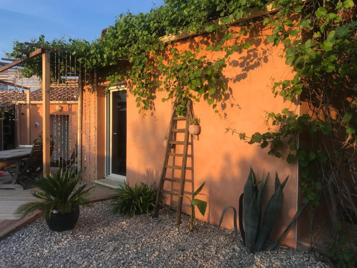 Villa Des Oliviers Baillargues Exterior photo